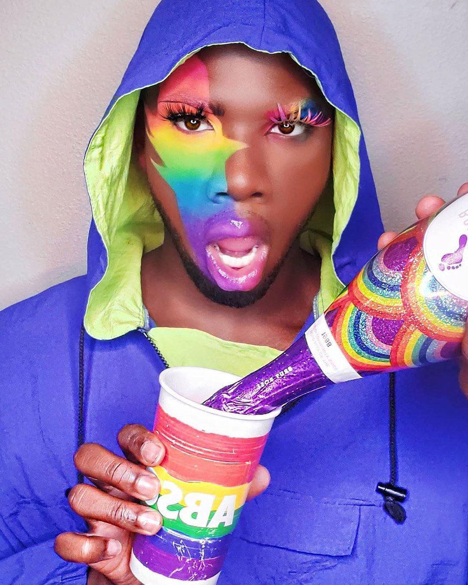 DivaRingLight's tweet photo. Pride month is almost here! Don’t forget to tag us in your pride month looks for a chance to be featured. MUA Feature: @yuppitsb ! More lighting at https://t.co/cGtKwhAiCU🧡

#divaringlight #ringlight #pridemonth #pride #rainbowmakeup #pridemakeup🌈 #pridelooks #wakeupanmakeup https://t.co/SwVNl3k6Pb