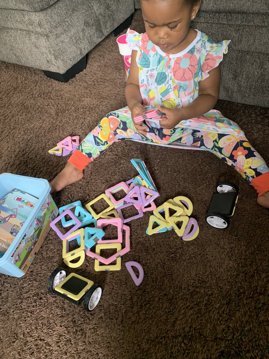 starringyan's tweet photo. So Quinn was fighting over these toys with another baby the other day and look what’s at my house now. Quinn got her own new lil toys for herself. Thank you Auntie Mo for my new toys🤗 #magblock #toodlervibes #bestAuntie 💗 @comely_momo https://t.co/29DchMwlcE