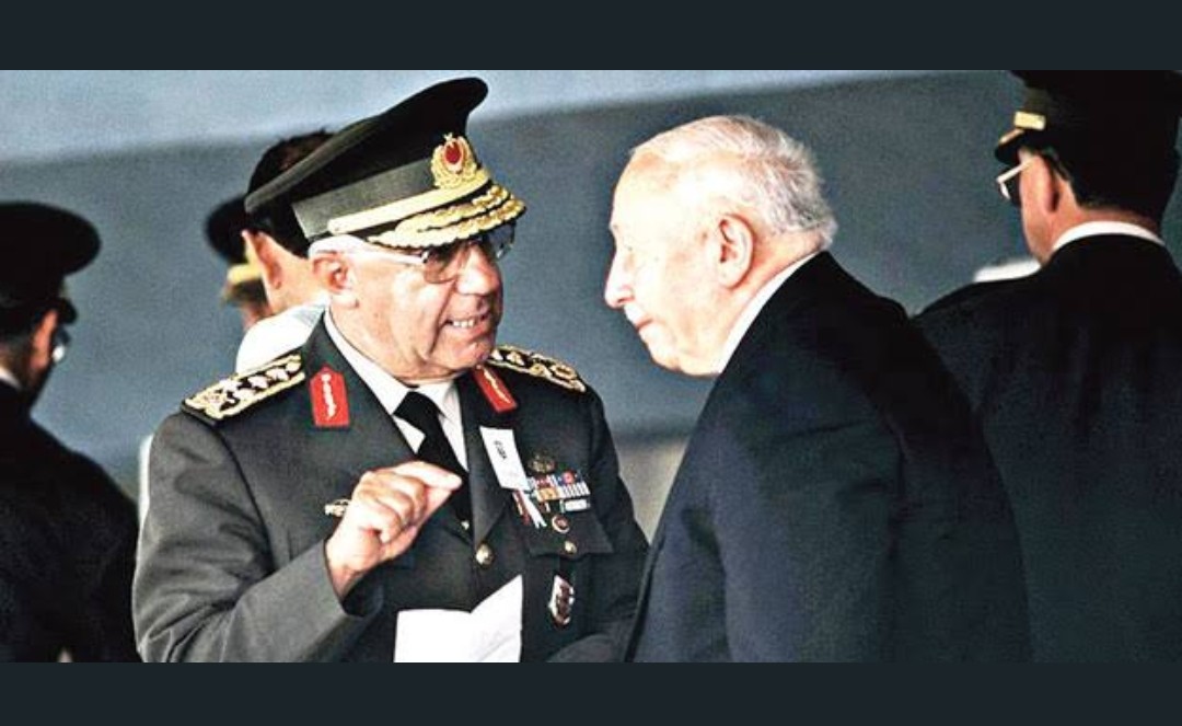 Halkı terlemesin, zulüm çekmesin diye her türlü cefaya boyun eğen terleyen hocam; bu dünya ona da kalmadı... Zalimler için yaşasın cehennem...