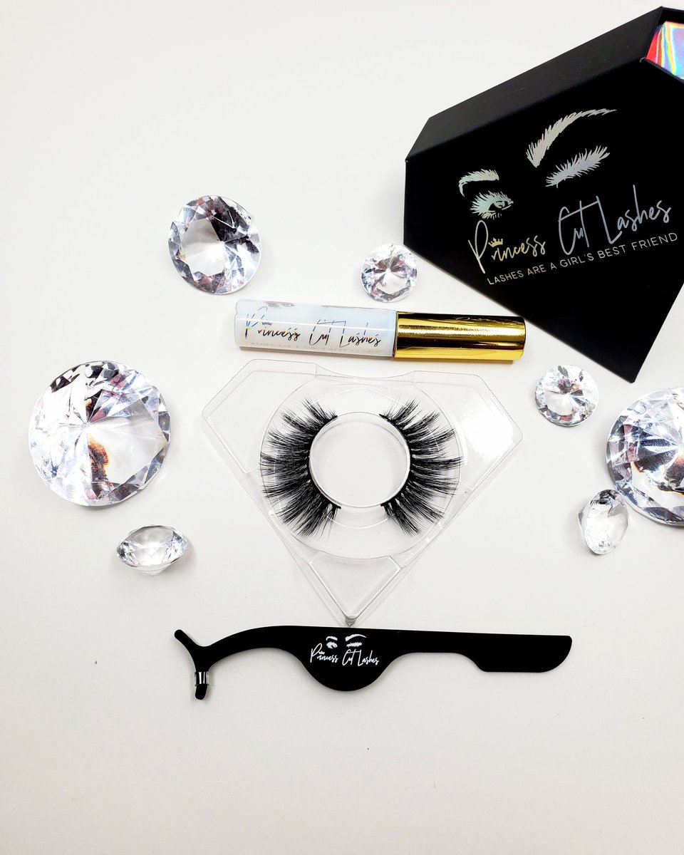HauteCoiffureHB's tweet photo. This is Exquisite from Princess Cut Lashes Matte Collection. She is a staggered layered lash, that gives the illusion of a messy but full and thick look
.
.#lashcollection #lashesonhand #falselashes #faslies #striplashes #makeupandlashes #makeupartist #youtuber #atllashes https://t.co/GhiihnPhu6
