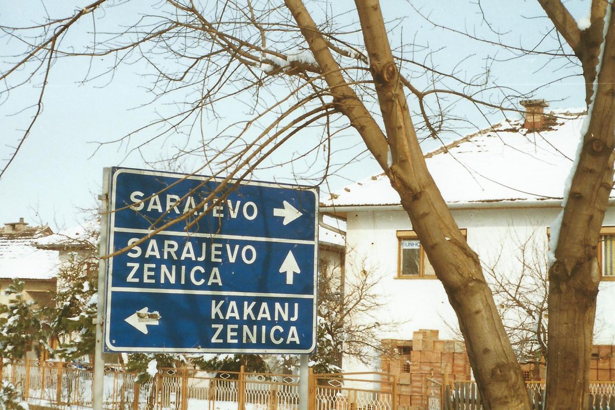 ANOPEX1's tweet image. #ANOPEX #FORPRONU #UNPROFOR
1/4 Le 27 mai 1995 en Bosnie-Herzégovine, le #3eRIMa  reçoit l’ordre de reprendre le poste du pont de #Vrbanja et de délivrer, par la force, les Casques bleus qui y sont retenus en otages par des Serbes.