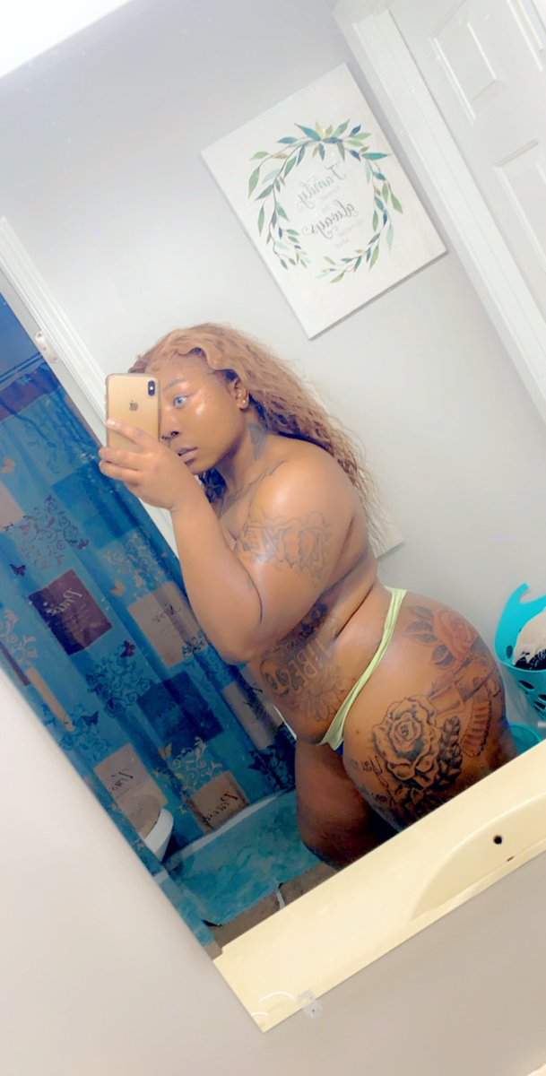 keke91027556's tweet photo. Boy, pull down on me, then go down on me🥴💦🥰 https://t.co/sJTIbLVC4G