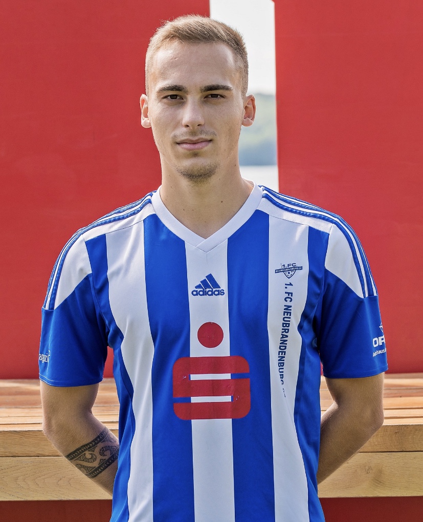 Kliefoth wechselt zur TSG Neustrelitz ‼️

Tom Kliefoth wechselt zur kommenden Saison zum Oberligisten TSG Neustrelitz.