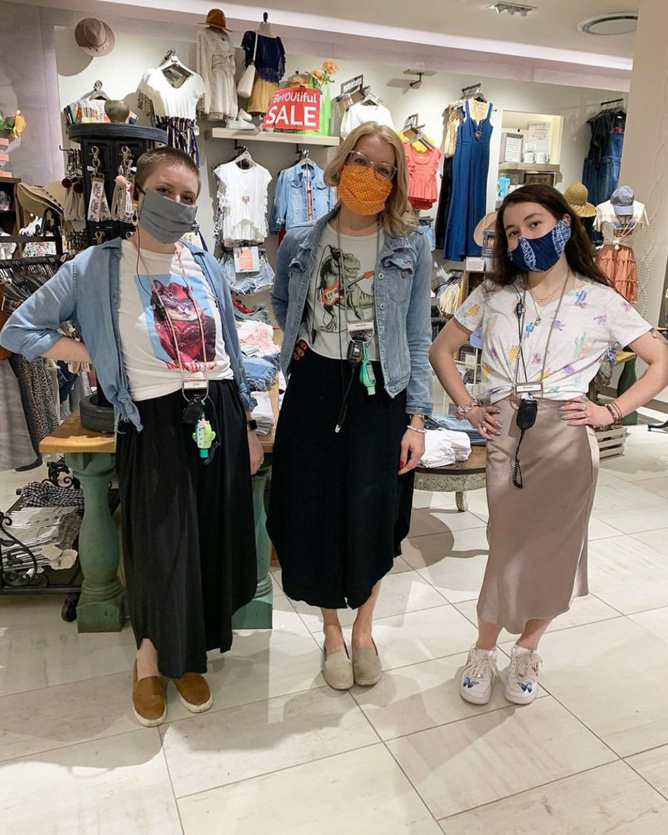 If you can't make it in your local store, no worries! Our store associates are ready to love on you via curbside pick-up! 

#AltardState #StandOutForGood #CurbSide #PickUp  #OOTD