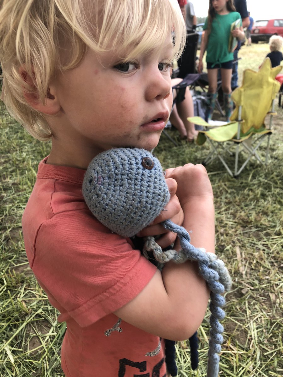 Ab2Natasha's tweet photo. Even when you're bigger, Oswald stays by your side 
#ABTatUFV #ABTPod4 #CrochetOctopusFamily https://t.co/CXBjBHk5dv
