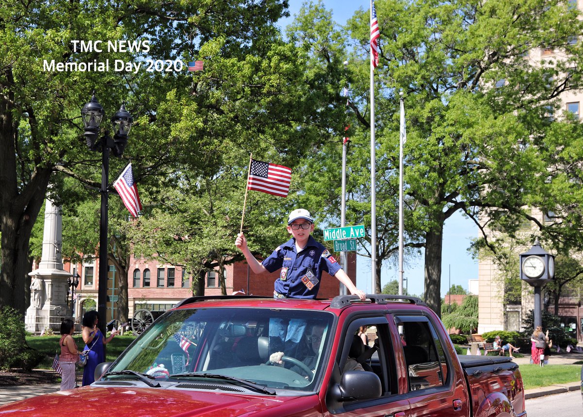 TMCNEWS's tweet image. The Elyria Memorial Day 
“Car Parade” rolled through town yesterday. 

Read the interview with Elyria Mayor Frank Whitfield &amp;amp; see the photo gallery on our Facebook page now.

#MemorialDay #CarParade