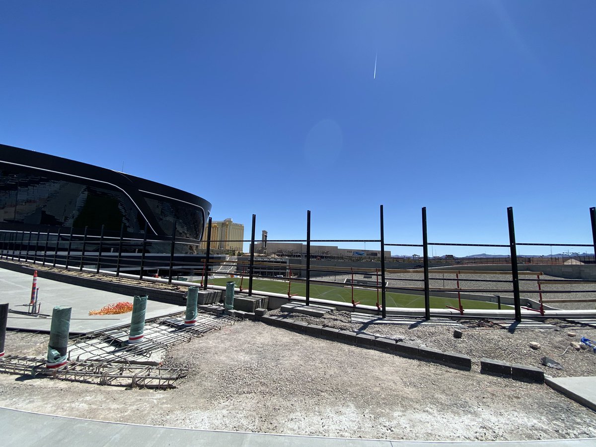 Mick Akers tweet media