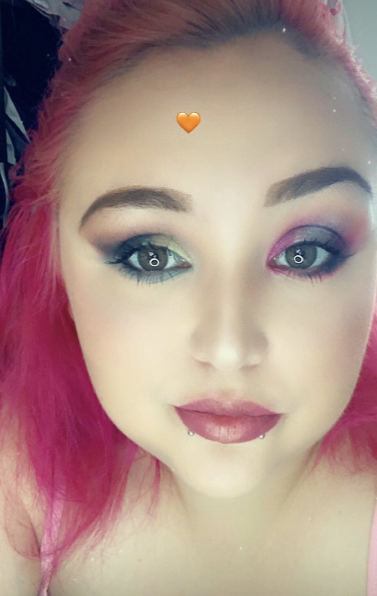PinkyRadke's tweet photo. Feeling my #JeffreeStarCosmetics #ConspiracyPalette fantasy 🥰 https://t.co/CUqIzol5Kk