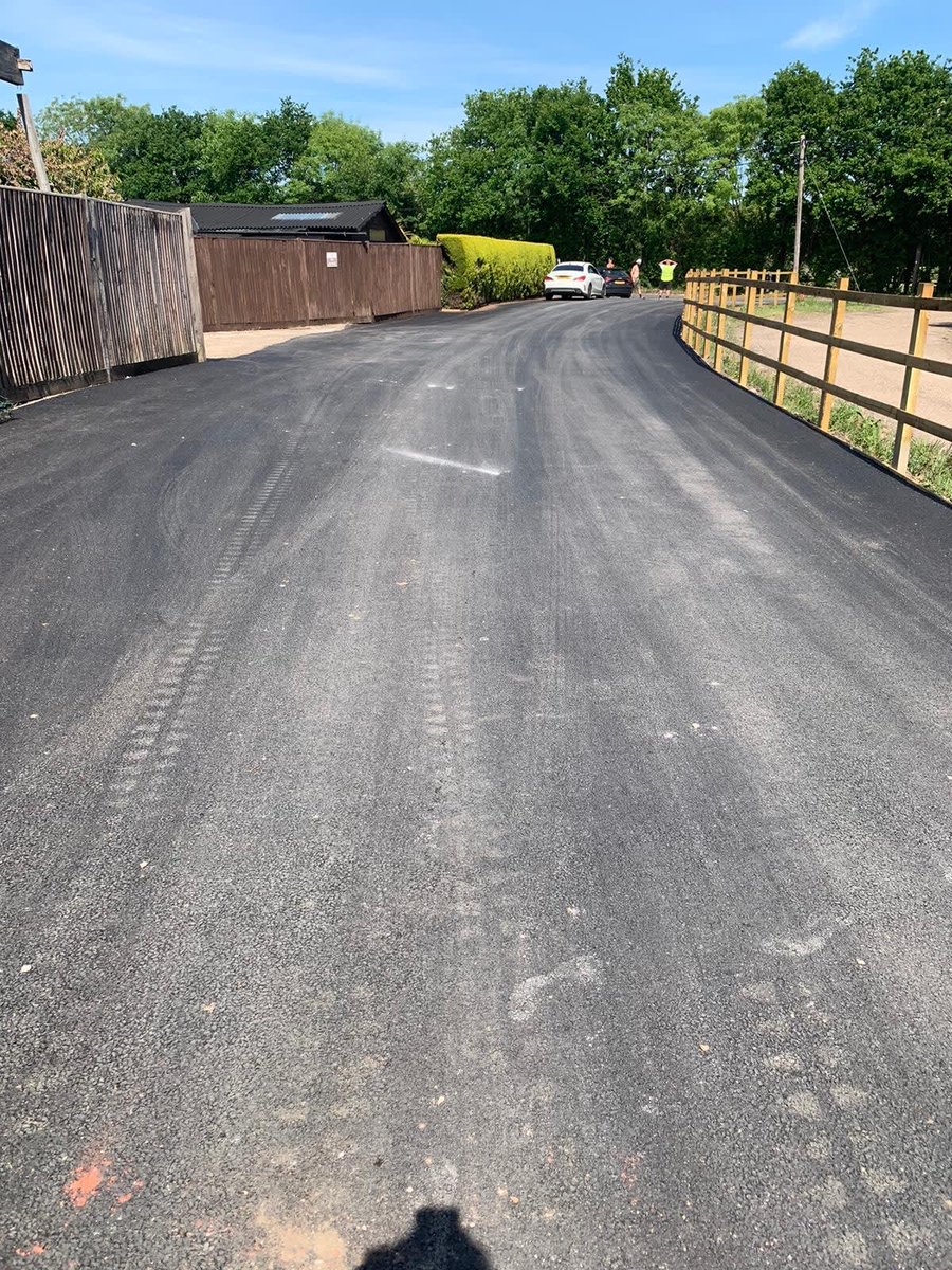 ltd_surfacing's tweet photo. A local job we completed last week just a walk away from our yard couldn’t be any easier 👌☀️😎 https://t.co/QW9un1z1wC