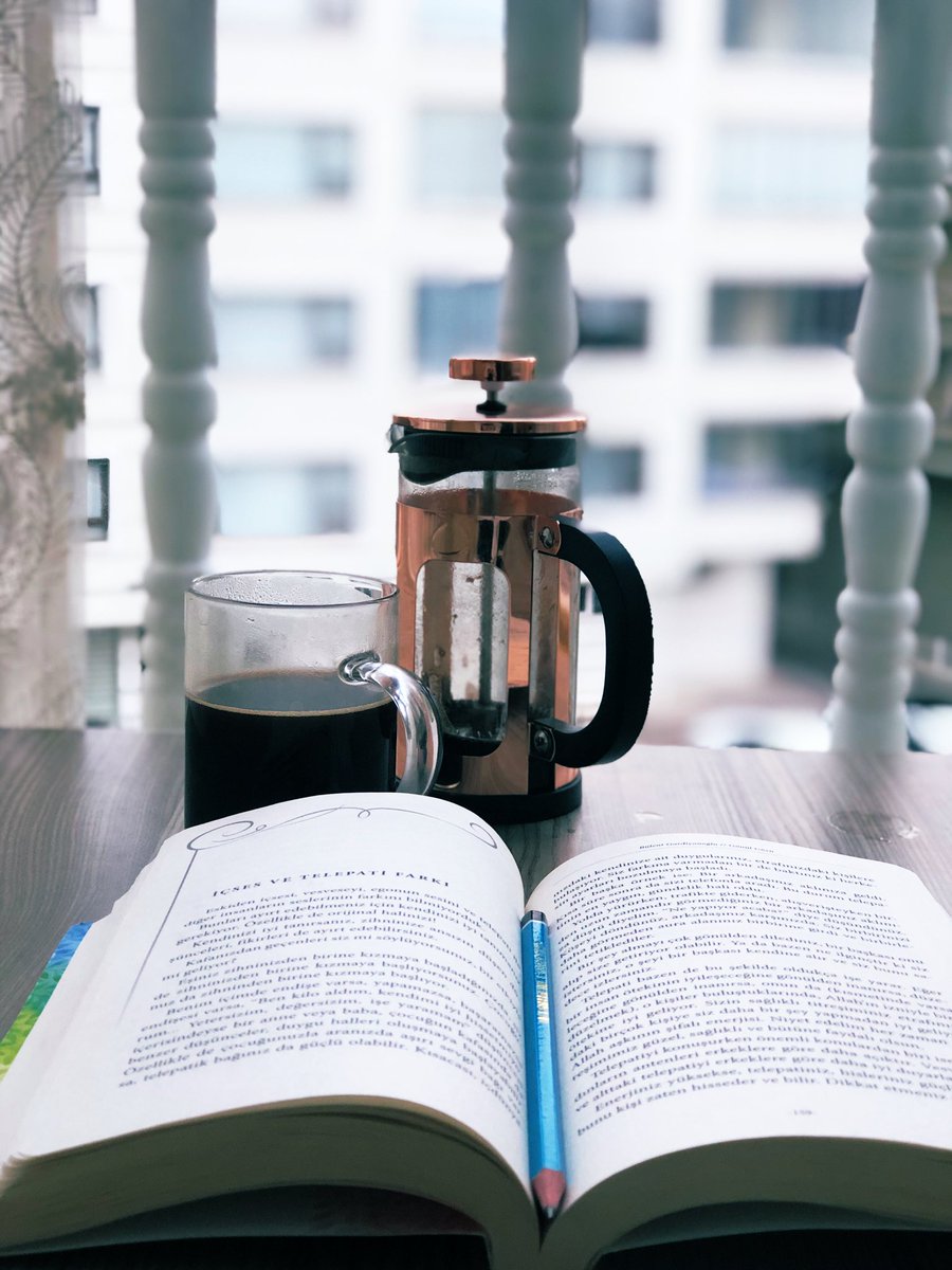 yağmurlu havada en çok <a href="/n_roast/">Roast'n Berry</a> kahvesi iyi gider 💦💙