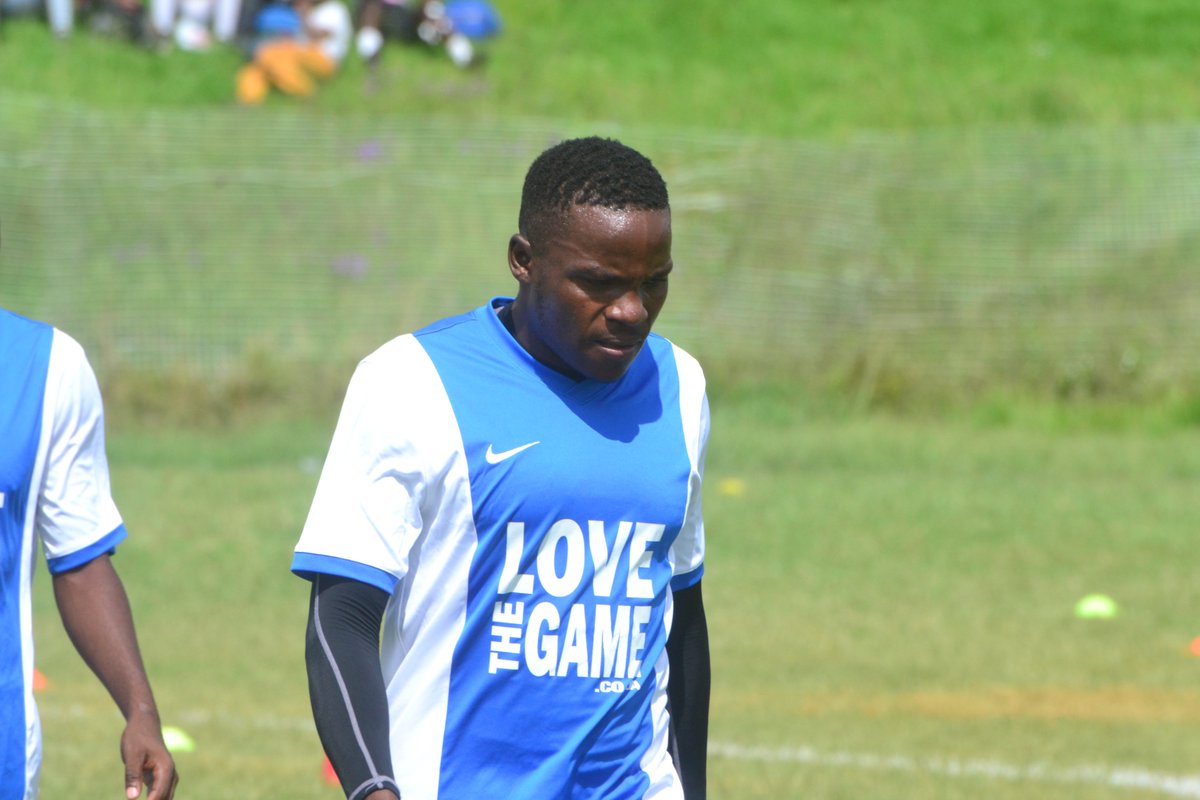 LebajoaTebalo's tweet photo. #SPORTSNEWS
News coming in is that 3 big clubs in the Lesotho Premier League are chasing #LifofaneFC striker John Mofokeng when his contract expires at the end of this season.
Sources informed us that #MatlamaFC, #LinareFC and #LioliFC are on the race for Mofokeng.
⚽️⚽️ https://t.co/J97zNomOcg