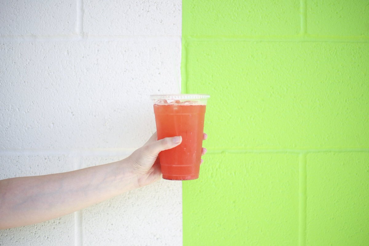 Strawberry Lemonade.

The best combination of words available on a sunny Summer day. #shamelessfastfood