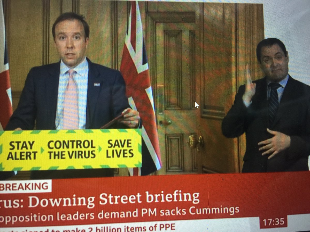 Am I alone in feeling that the "signer" at today's #DailyBriefing was particularly unimpressed with #MattHancock's answers? #sackcummings
#cummingsbriefing #DominicCummings