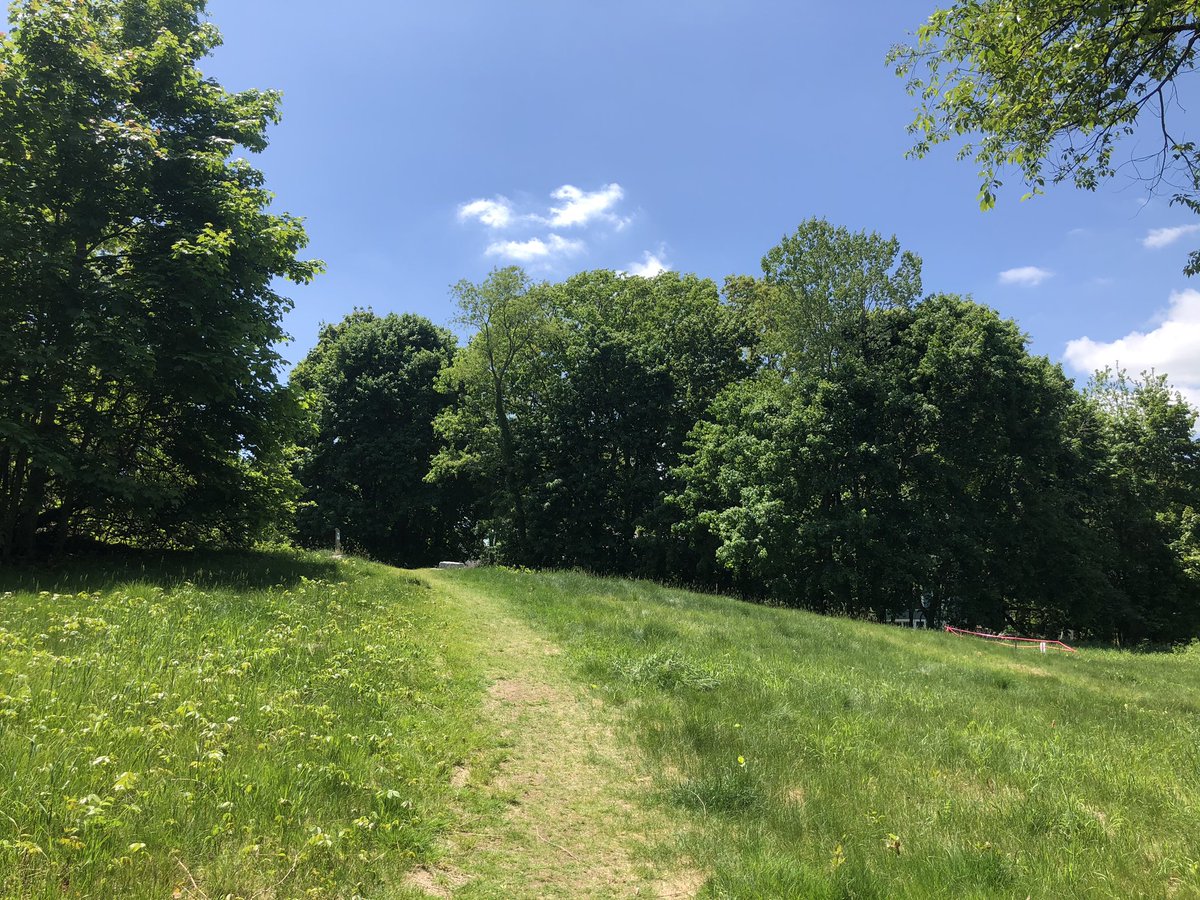 MarcHurBoston's tweet photo. Name notwithstanding, a really cool little place for today’s lunch hike. #PoorFarm #Lexington
cc @AMCLocalWalks https://t.co/wkDOCGCaTE