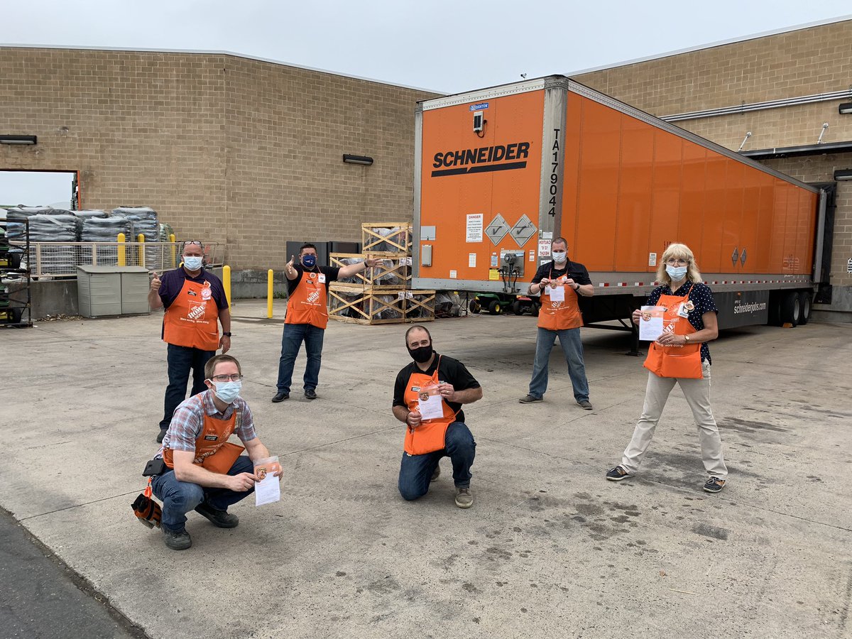 Great morning walking with DM Steve and giving well deserved recognition to the ASM team who have gone above and beyond during theses changiuand challenging time.