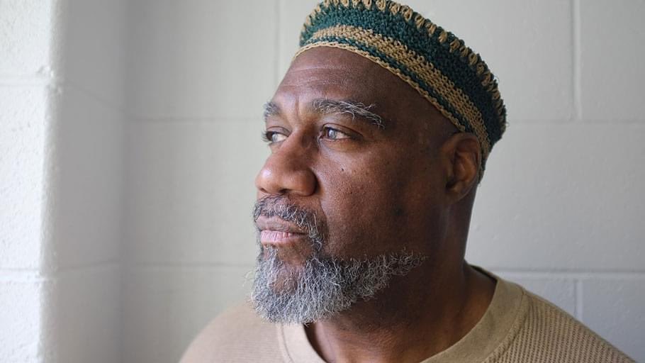 THREAD: My UNK Jalil Muntaqim, who is a former Black Panther and one of the longest held political prisoners in the country was rushed to Albany Medical Center from Sullivan Correction Facility due to complications from COVID-19. This is a humanitarian crisis.