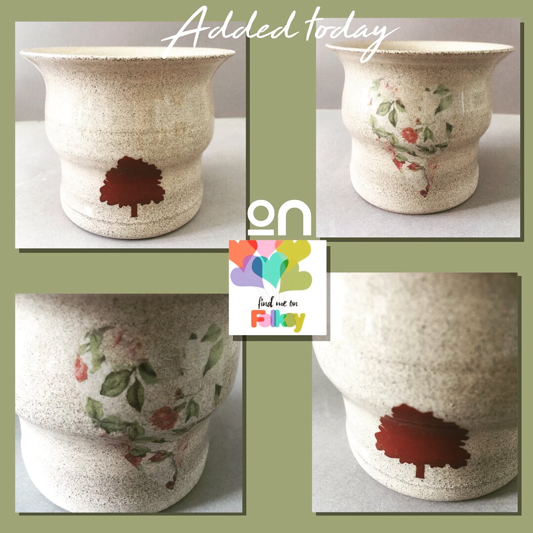 New on @folksyhq #treepot #planters #ceramicplanter #floralheart #treelove #ceramicshop #newonfolksy #folksyshop #folksyseller #smallshop #groggedclay folksy.com/items/7475406-…