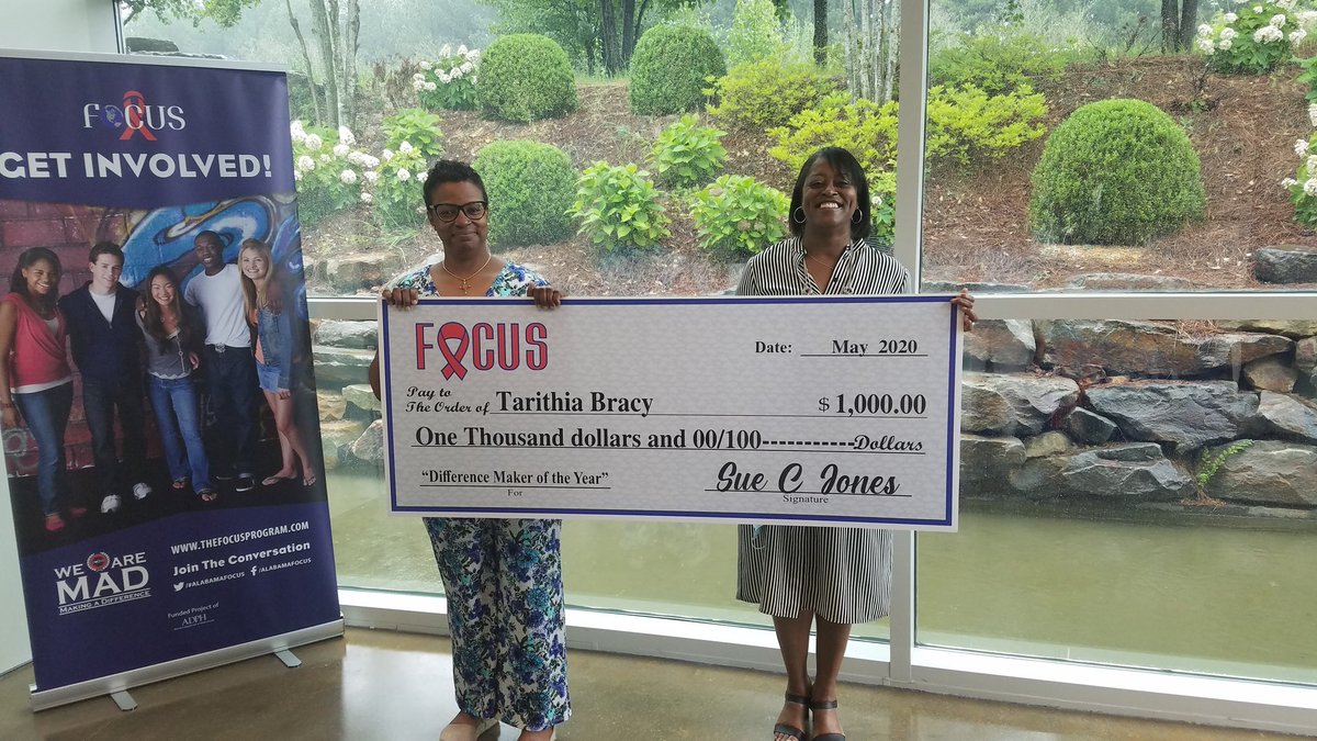 shuff13's tweet photo. Congratulations to Tarithia Bracy health teacher at Carver high school for being named Difference Maker of the Year 2020 for Infocus Alabama! You're AWESOME! https://t.co/dBnAPsm9jn @BhamCitySchools @DrMarkSullivan @egmackey @ALABAMAFOCUS @prwill1052 @BcsLets https://t.co/NJhvjehuWj
