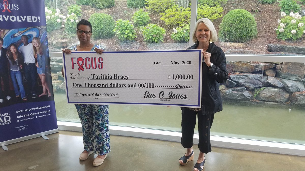 shuff13's tweet photo. Congratulations to Tarithia Bracy health teacher at Carver high school for being named Difference Maker of the Year 2020 for Infocus Alabama! You're AWESOME! https://t.co/dBnAPsm9jn @BhamCitySchools @DrMarkSullivan @egmackey @ALABAMAFOCUS @prwill1052 @BcsLets https://t.co/NJhvjehuWj