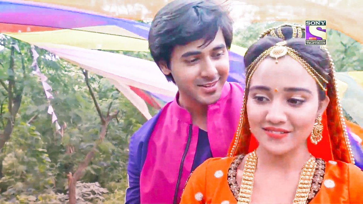 but the way they look at each other, stars get shy looking at planets  #yehundinonkibaathai