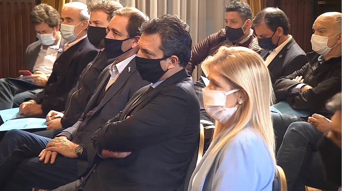 magariovero's tweet photo. 𝐇𝐎𝐘 | Junto con @alferdez, @Kicillofok y las y los intendentes, estuvimos en la Casa de Gobierno de la Provincia, para la puesta en marcha del Fondo de Infraestructura Municipal. https://t.co/IEmJQwcTrJ
