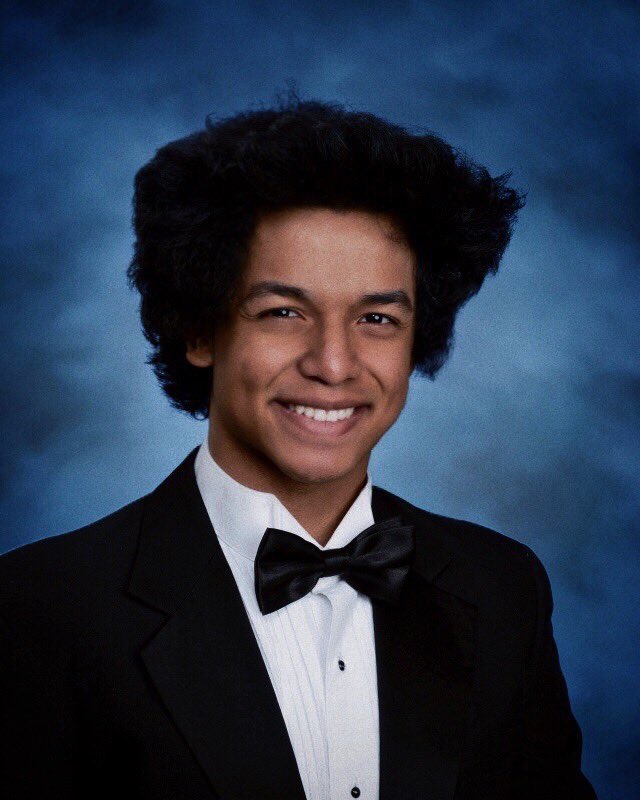 Jhapz73's tweet photo. CONGRATULATIONS TO MY SON CRAIG MCFARLAND. WE ARE SO PROUD OF YOU ANAK!!! WE LOVE YOU!                              STANTON COLLEGE PREP HS
#VALEDICTORIAN #ClassOf2020 #DUUUVALGRAD #YALE2024 https://t.co/kW1Frec3At