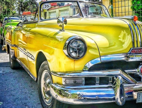 cubano_rincon's tweet photo. El Almendrón sisn duda el Auto Nacional!!!!
#RincónCubano #QuedateEnCasa #Almendron #CubaBella https://t.co/eL9eVvqPXP