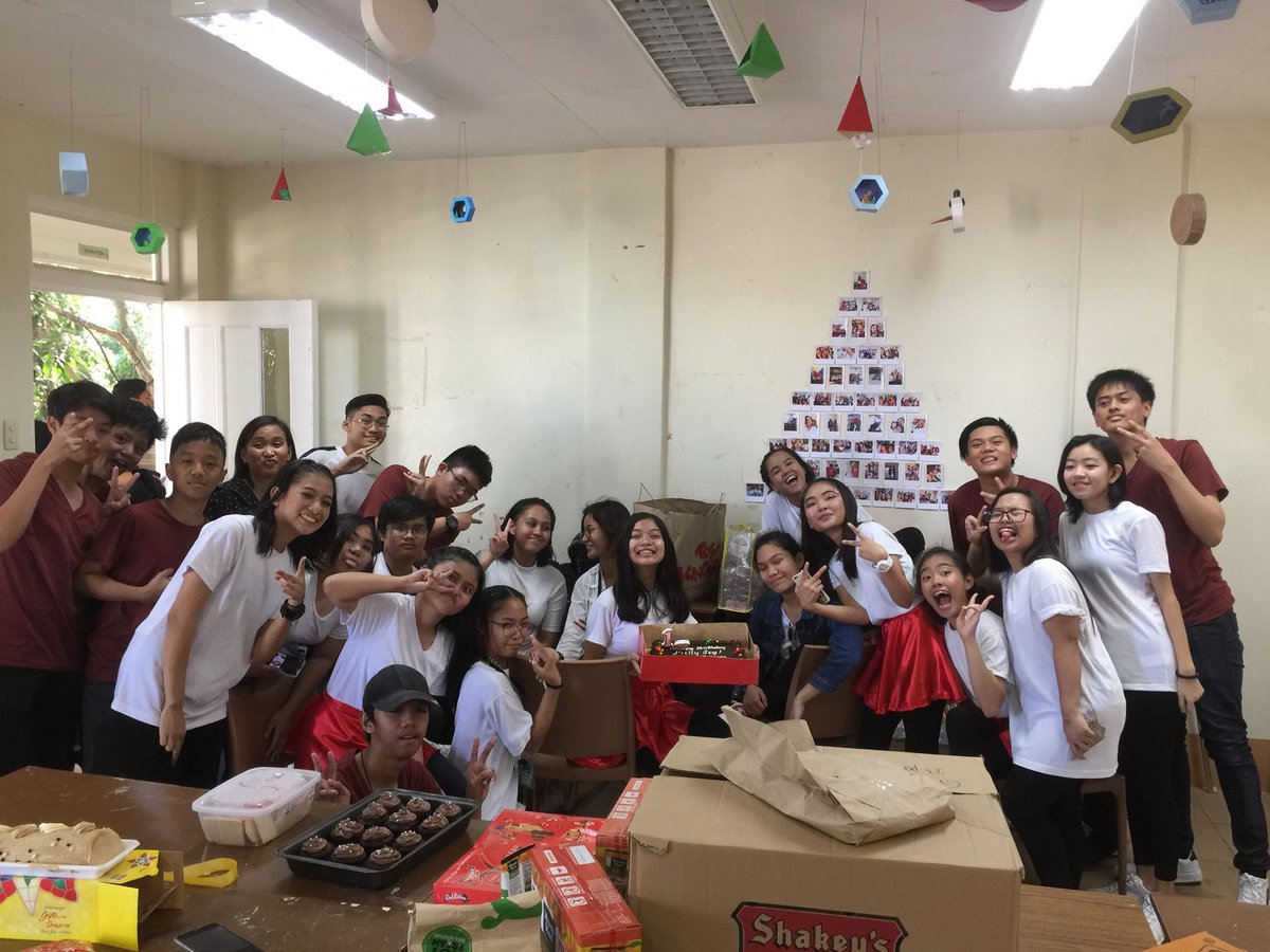 𝗗𝗘𝗖𝗘𝗠𝗕𝗘𝗥 𝟮𝟬𝟭𝟵 𝗠𝗢𝗠𝗘𝗡𝗧𝗦“The month we all love. Well, except for the tiring practice we had for our presentation. Christmas Party was a blast. We gave gifts to each other and I will surely treasure it forever. We were having so much fun back then.”