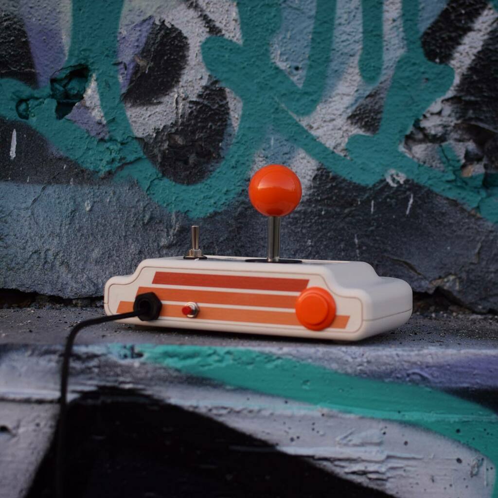 midichamp's tweet photo. 🕹🎹 This rad lil MIDI controller made from real arcade parts can help you overcome writer’s block ✍️ effortlessly record complex drum patterns 🥁 and improvise melodies like a pro 🎹 All while looking dope as h*ck in your music battlestation too 😎 L… https://t.co/wtmERxUcqU https://t.co/OSB0zpDu1Z