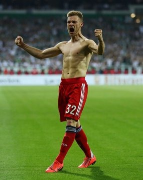 FCBayernUS's tweet photo. Mood rn. 😤

🔴⚪ #BVBFCB 0-1 (45') https://t.co/WOexoBCPZr