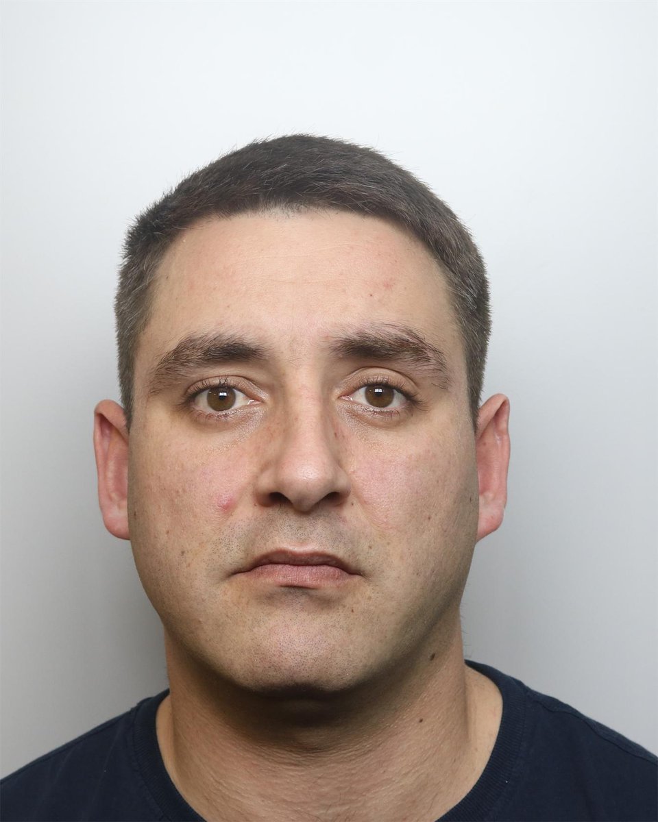 WirralGlobeNews's tweet photo. Police appeal to find wanted man in Ellesmere Port https://t.co/V4c2RnR9E4 https://t.co/E4yQfrz8ia