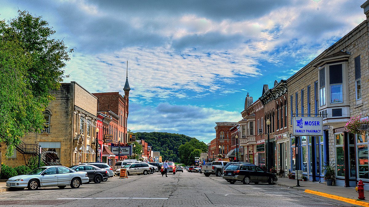 7- Abdelkader’s reputation reached to the heartland of  #America, where in 1845 the town of  #Elkader,  #Iowa was named after him.