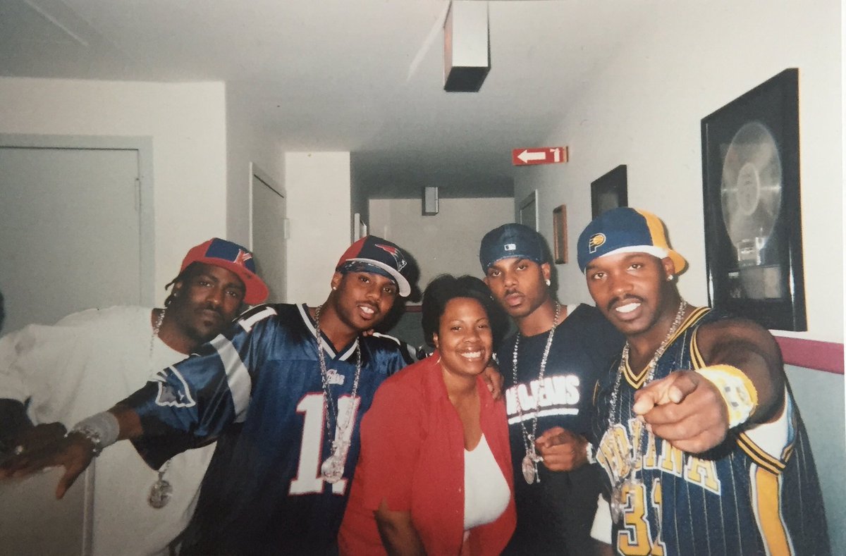 Traci_Daniels's tweet photo. In honor of the #Verzuz #112vsJaggedEdge battle, I had to post this throwback pic from my @WGCI intern days..... https://t.co/yKthuHWpgj