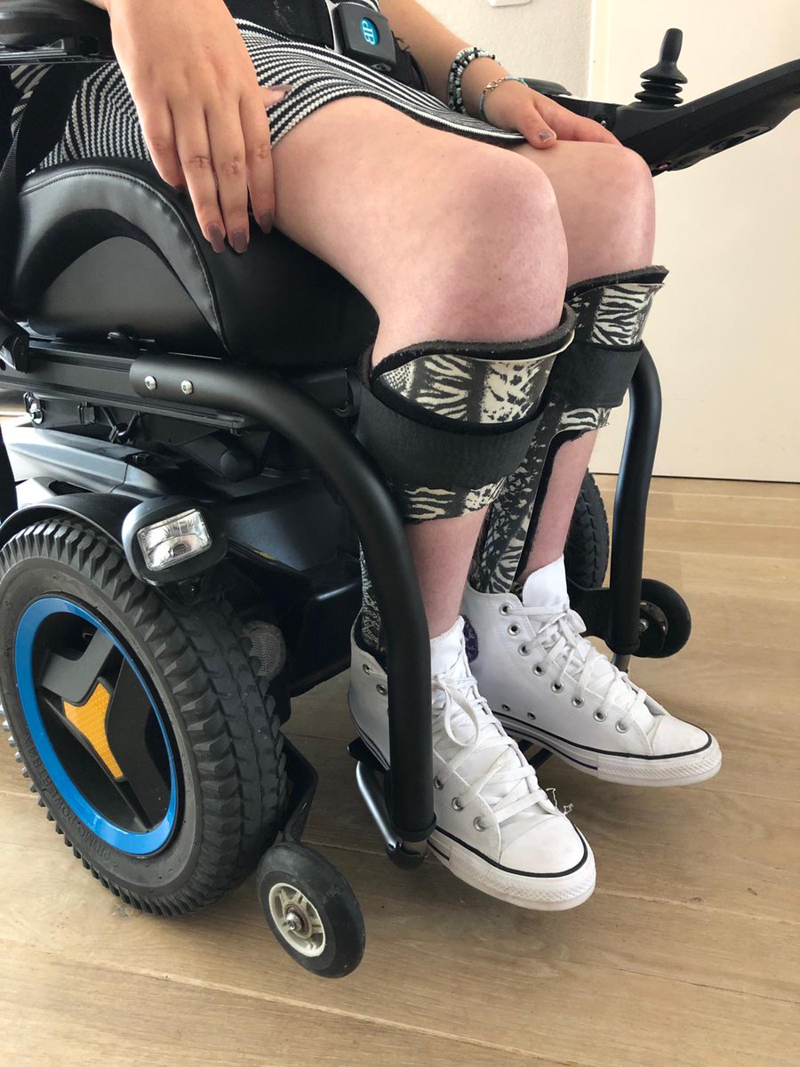 Beautiful marriage between two #Permobil products.. Our #F5 equiped with a #tilite legrest.
It helps this client to reduce the tension caused by contractures.
A great combination.!