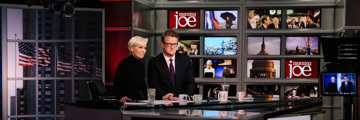 Scarborough présente l’une des grandes matinales de chaîne info aux US, le  @Morning_Joe, qu’il anime tous les matins sur  @MSNBC avec sa compagne  @morningmika (fille d’un ex-conseiller de Jimmy Carter). L’antithèse absolue du  @foxandfriends, le morning show pro Trump de  @FoxNews.