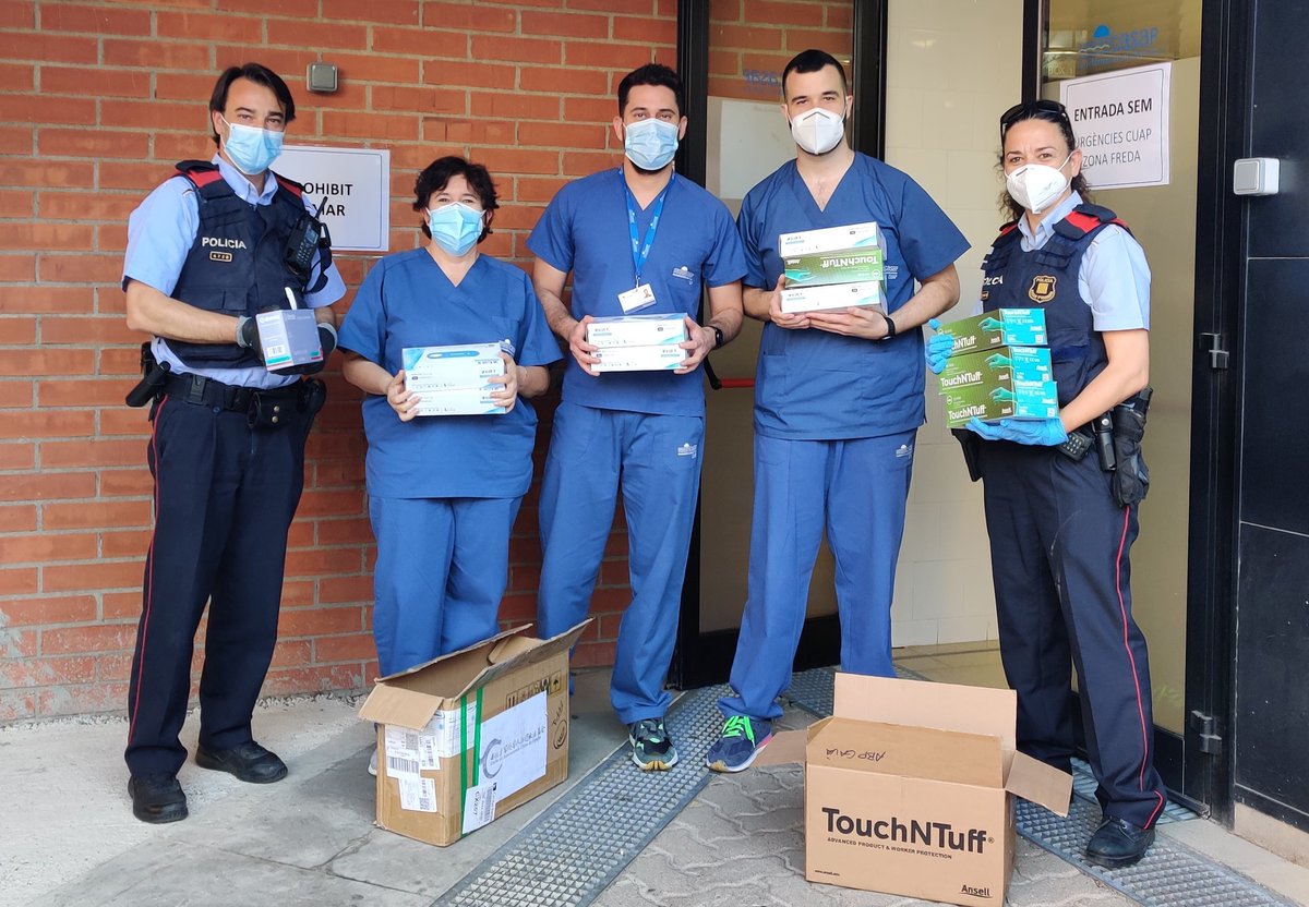 Moltes gràcies a <a href="/mossos/">Mossos</a> de Castelldefels per la donació d'equips de protecció individual al nostre servei d'urgències!