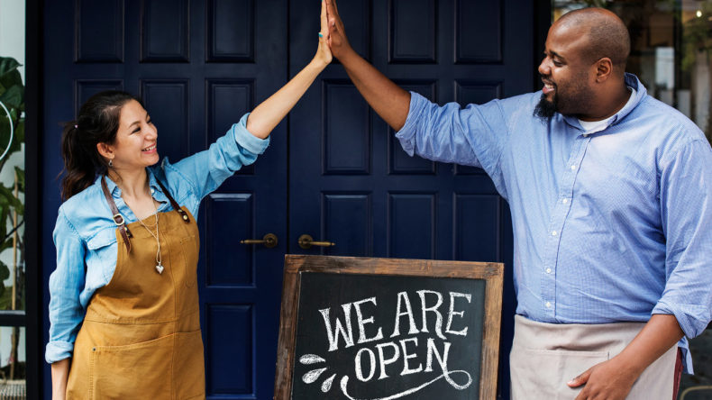 CityOfCincy's tweet photo. HEADS UP: Small businesses in Hamilton County have until Wednesday at 5 p.m. to apply to the Hamilton County Small Business Relief Program. Businesses affected by #COVID19 are potentially eligible for grants of $2,500, $5,000 or $10,000.

MORE DETAILS: https://t.co/FFK93rTUJj. https://t.co/qfWGRUFYnN