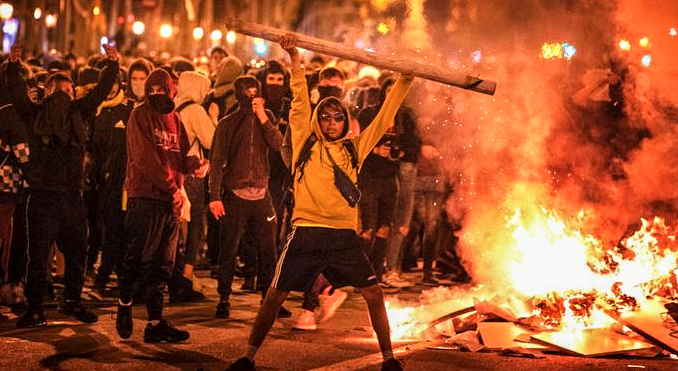 ahmetcigsar's tweet image. Shutterstock Forum right now