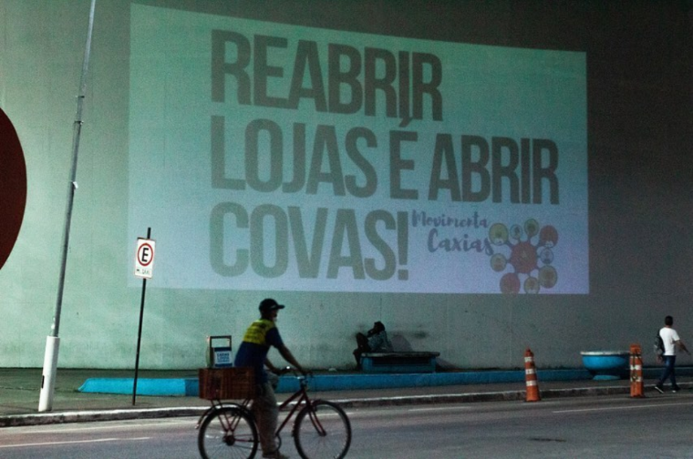 HoraPrime's tweet photo. Grupo Movimenta Caxias protesta contra reabertura do comércio na cidade - https://t.co/5mLhVhNDGS

#horaprime #DuqueDeCaxias #MovimentaCaxias https://t.co/ExK7mT5t3d