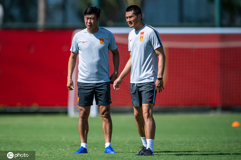Superligachina's tweet photo. #Selección| Entrenadores de lujo para las categorias inferiores de la selección china, nada más y nada menos que #HanPeng ex #ShandongLT #BeijingRenhe y #ShaoJiayi ex #BeijingSG #1860Munich #EnergieCottbus #Duisburg. https://t.co/AL5YCn8sBk