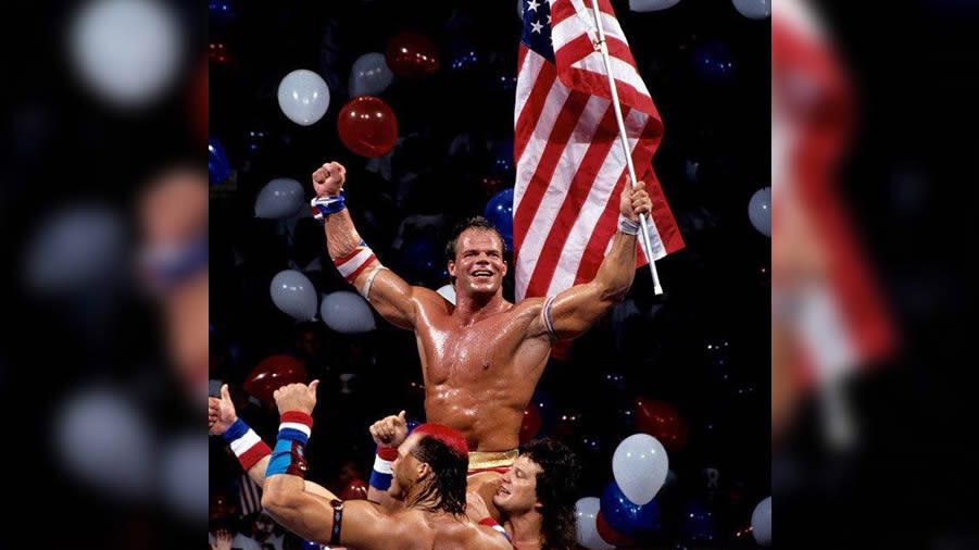 What does it take to be a hero?Apparently, a countout win over Yokozuna at Summerslam 93 is enough. In this  #AlternateHistory, Lex Luger’s massive celebration would make sense as this win would give him the WWF Championship. #WWE