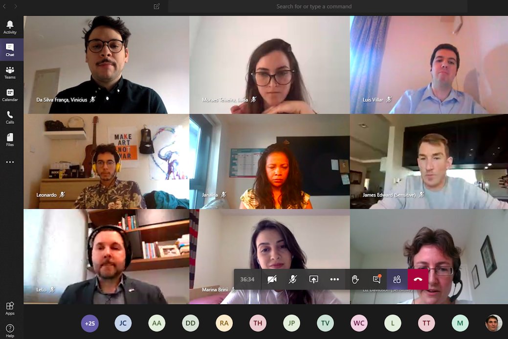 ukinbrazil's tweet photo. ☕️🕐#CoffeHour! A vice-embaixadora da Missão Diplomática Britânica no Brasil, @LizDavidson_UK, realizou reunião virtual com bolsistas do Programa @cheveningfco para ouvir sobre suas experiências durante a quarentena, ensino à distância, relações BR-UK e oportunidades acadêmicas. https://t.co/4DuNEzTiF5