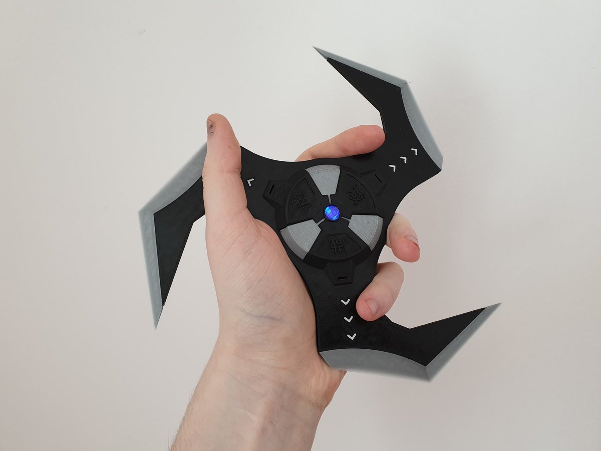 Andarne_'s tweet photo. Arc Star out!
Available at #Darny3D on #Etsy! Buy now at: https://t.co/xLVYQeQ2Hl
#Apex #ApexLegends #Wraith #Wattson #ApexCosplay #Darksparks #Respawn #Pathfinder #Bloodhound #3DPrinted #3DPrinting #Loba #Revenant #cosplay #handmade https://t.co/FnW3TeOyOH