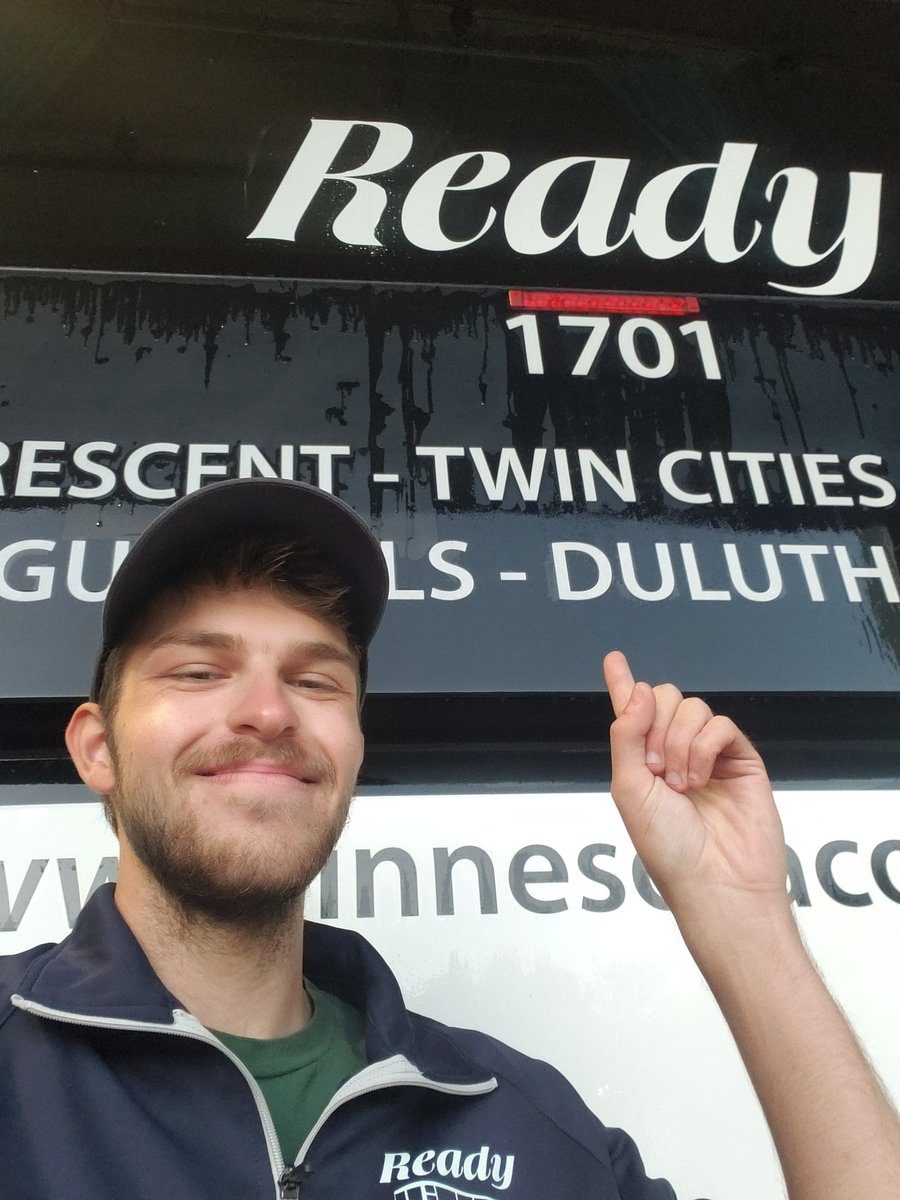 NeekoTheReptile's tweet photo. So it's probably gonna be another month until I can start bus washing again so I've decided to post the picture of the last time I cleaned 1701 before I moved into the dorms #1701 #BusWasher #AreYouReady https://t.co/JfZyeMbi2o