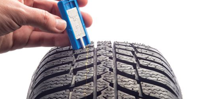 ustires's tweet photo. You should not check tire pressure after driving—check it cold. As tires roll, they warm up which causes the pressure to increase and could give a false tire pressure reading. #TireSmart #KnowYourRoll https://t.co/XDGCR2EI44 https://t.co/1oYpwQSMmV