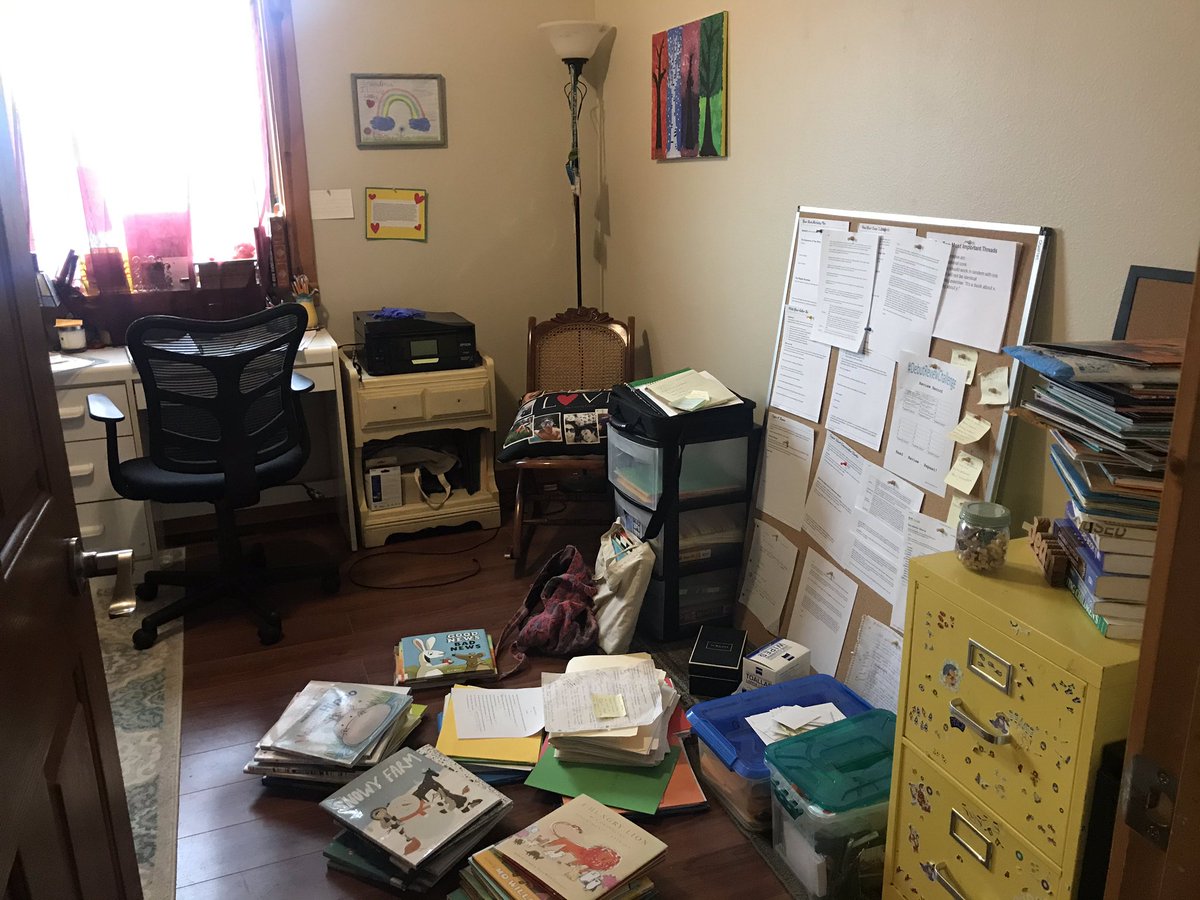 Welcome to my cave of creative chaos. 

#amwriting #amreading #amrevising #picturebooks #debutauthor #writingcommunity #writingspace #perfect2020pbs #scbwi