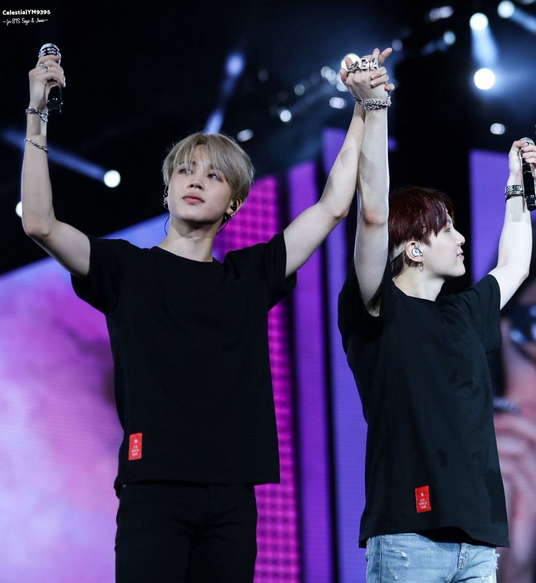 2. Hold his hand !!!!!!