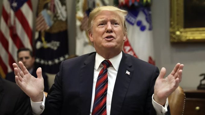 Arkadiy_US's tweet photo. Trump - about the victims in the US from the coronavirus: if I didn't do my job well and on time, we would have lost 1.5 to 2 million people, as opposed to the 100 thousands that are likely to be the final numbers. 
What do you think? https://t.co/ZWqw7fI78T