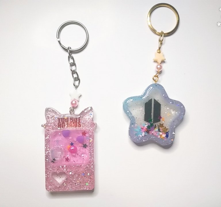KraftKuma's tweet photo. Chaveiros Shakers Disponíveis (15,00 cada + Frete)
Bad Boy
NCT
Boy With Lov
I'll Show You
You Got No Jams
Chaveiro Shaker sem líquido
Army - 10,00 + Frete
#RedVelvet #BadBoy #NCT #BTS #BoyWithLuv #MagicShop #IllShowMe #YouGotNoJams #ARMY #Shakers #Resin https://t.co/ydVszieAHT