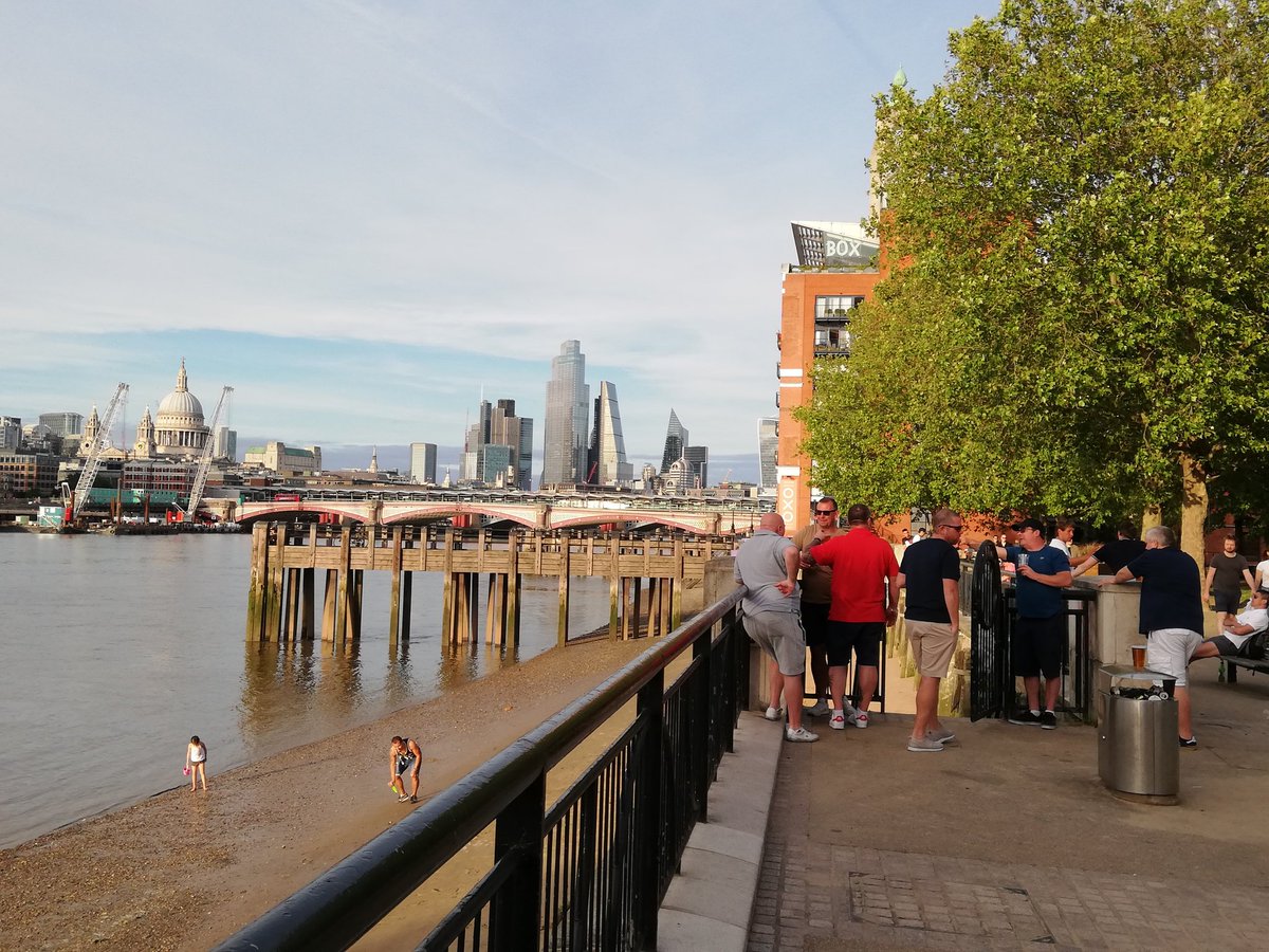 BozBaral's tweet photo. #DraftPints #CummingsGoings if the government advisor gives a damn to lockdown, who won't! Middle aged tubby boys enjoying draft beer in the London South Bank beach! https://t.co/d6uZnyqnCJ